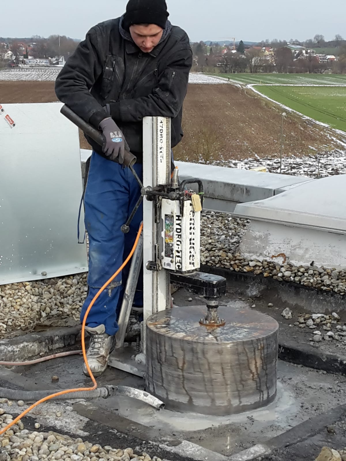 Präzise Kernbohrung – Betonwand